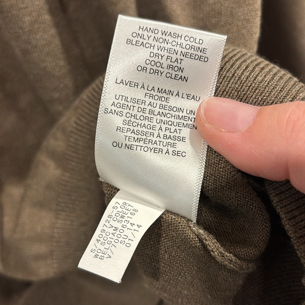 Banana republic v neck sweater - Picture 4 of 4